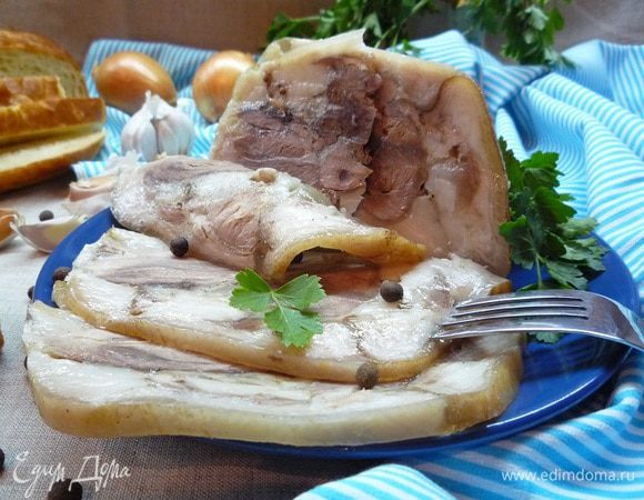 Нарезаем и кушаем мы рульку на следующий день.