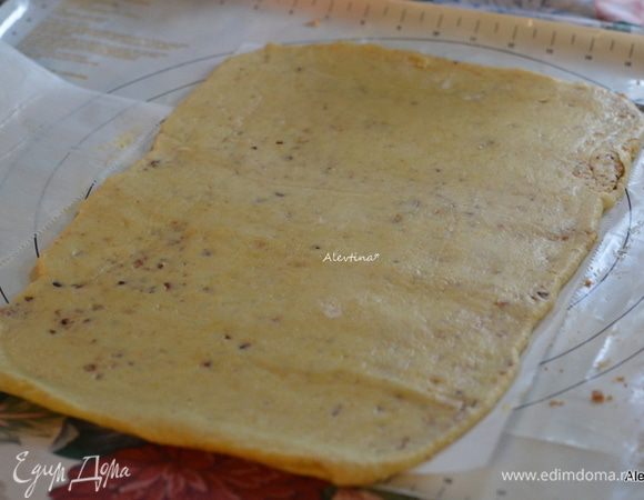 Раскатать тесто вновь. 