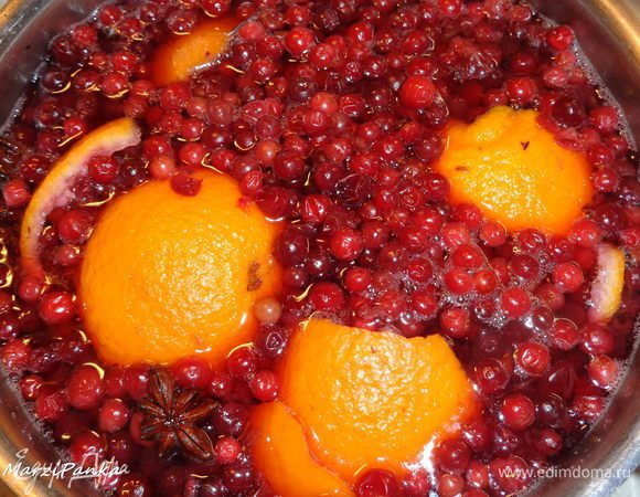 Довести глёги до кипения, снять с огня, накрыть крышкой и отставить на 20 минут.