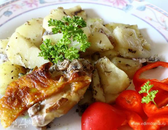 Подать со свежими, солеными или мариноваными огурчками-перчиками-помидорчиками :)
Bon appétit!