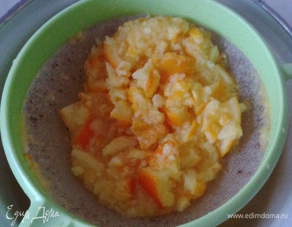 Раствор процедить, добавить к нему сок 1 лимона, сахар и 3 литра воды. Всё размешать до растворения сахара. Готово!