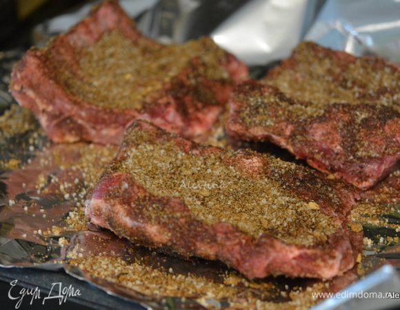 Обвалять в специях со всех сторон. Дать полежать при комнатной температуре 1 час.