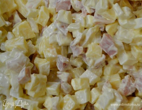 Посолить, поперчить и добавить майонез. Перемешать и дать обязательно настояться 30 минут.