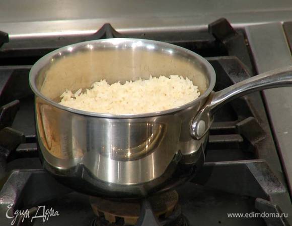 Рис отварить согласно инструкции на упаковке.