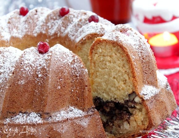 Остудить, заварить крепкого чая и наслаждаться в хорошей компании кусочком ароматного кекса!