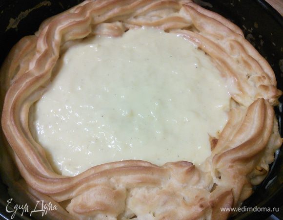 Выложить кольцо, а в серединку остальной пудинг. Выставить на холод. 