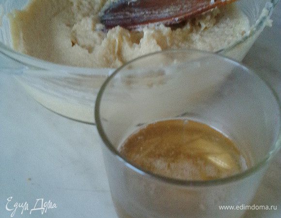 Приготовить сахарный сироп из  0,5 ст. сахару и 2 ст.ложки воды(, он заменяет мёд) , чуть прокипятить и добавить к желтковой смеси.