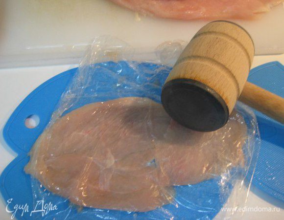 Отбить плоской стороной молоточка.