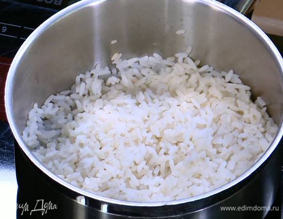 Рис отварить согласно инструкции на упаковке.