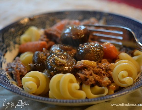 Подаем с готовым гарниром как итальянская паста или картофельным пюре. Приятного аппетита.