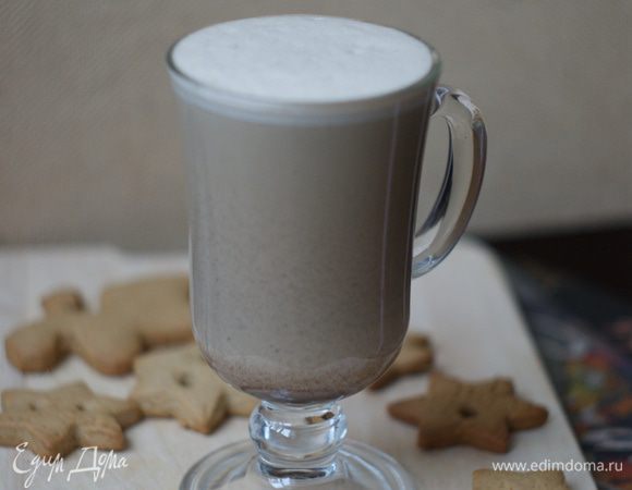 Вливаем в сливки-сыр наш кофе и снова взбиваем хорошенько.
Разливаем по бокалам и наслаждаемся великолепным нежным вкусом.