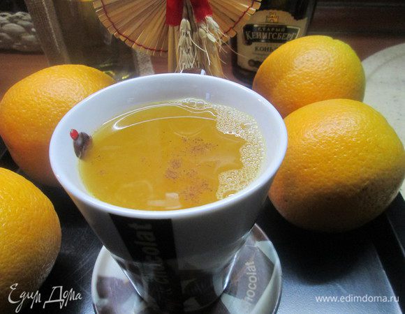 Теперь снимаем с огня, вынимаем цедру, — и можно разливать в чашки!