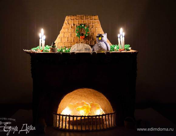 А так камин выглядит в темноте.