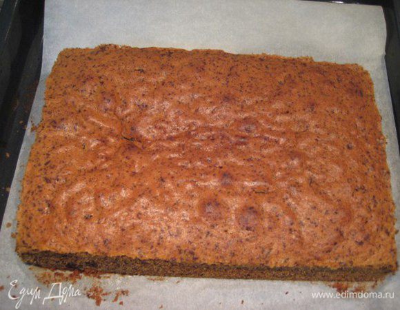 Готовый пирог остудить.