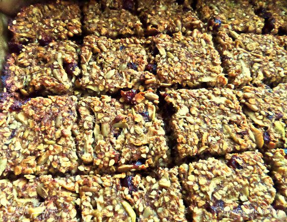 Выпекаем минут 15 (у меня тонкий слой, но если толще, то и печь возможно дольше) при 175°C.