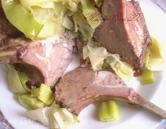 Обложить по наружному краю овощами. Подавать немедленно. 
Приятного аппетита и хороших праздников!