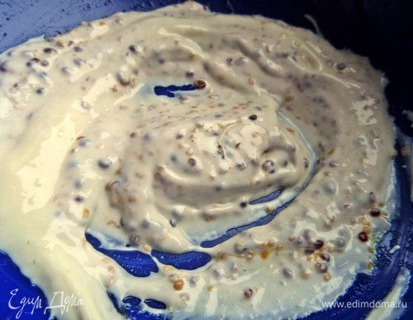 Можно это сделать в том же салатнике, в котором будете подавать.