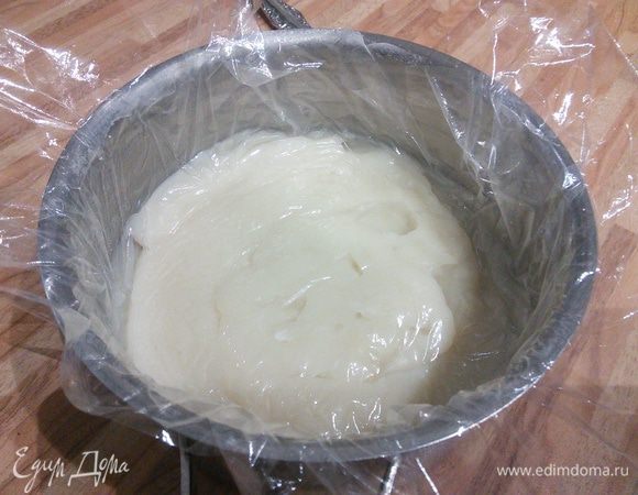 Накрыть плёнкой саму поверхность стартера, дать остыть и отправить в холодильник на 24-36 часов. 