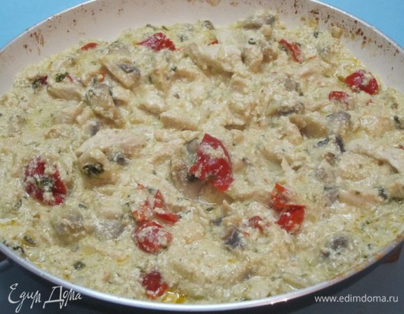 Тушить 5-10 минут до загустения соуса.