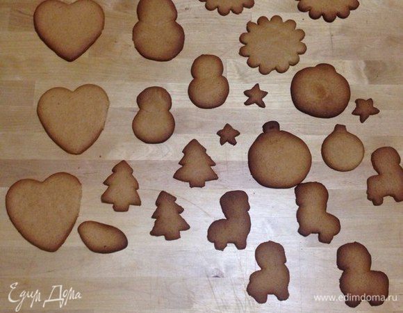 В разогретую духовку до 170°C ставим печенье на 7-10 минут, как начнет подрумяниваться, значит оно готово, вынимаем из духовки и охлаждаем.