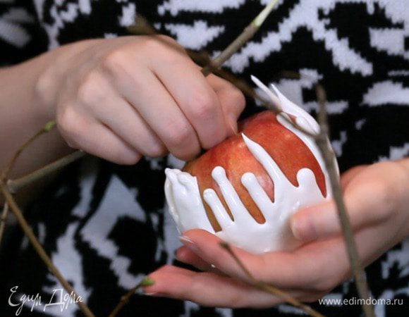 При желании украсить веточками.