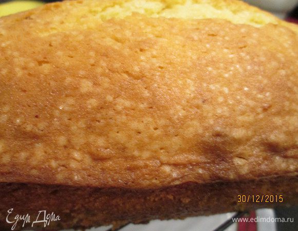 Выкладываем тесто в форму, и выпекаем при 160°С 40-50 минут.
