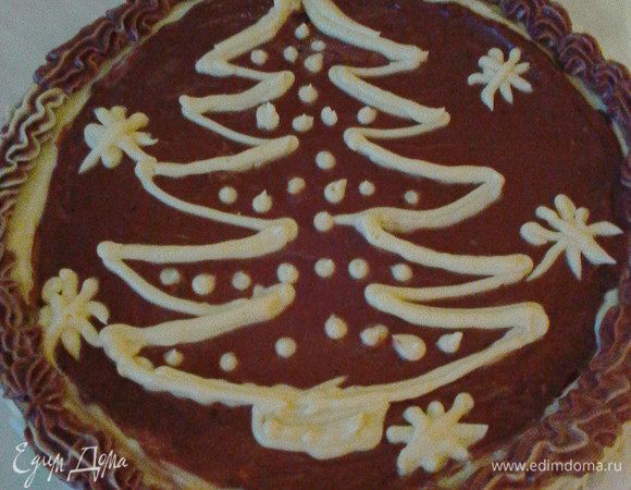 Декорировать тортик по своему усмотрению. Я не очень сильна в этом, вот у меня вышло вот так.