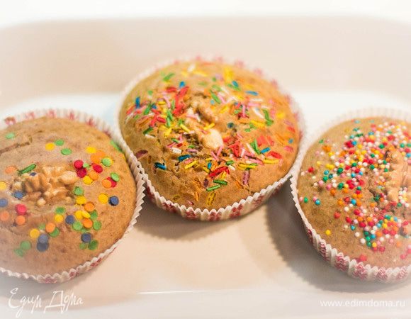 Берем 50 г муки грецкого ореха, 100 г гречневой муки из зеленой гречки и 100 г льняной муки. Добавляем разрыхлитель и сахарную пудру с ванилью. Перемешиваем.