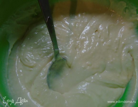 Смешиваем с сухими ингредиентами.