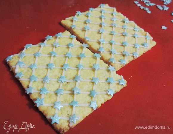 Вот такая крыша была у домика в этот раз.