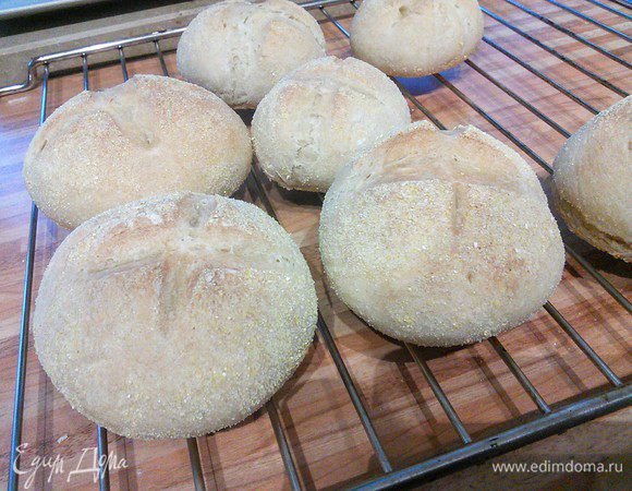 Готовые булочки охладите на решётке.