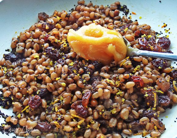 Перемешаем,выключаем огонь и добавим мёд (или сахар).