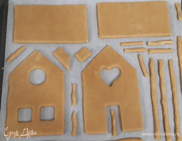 Здесь 4 боковые стены и всякая мелочь. У меня это части трубы и части ограждения, которые не пригодились мне потом по задумке.