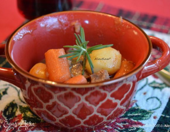 Перед подачей добавить мелко порезанный чеснок и розмарин свежий. Подаем к столу.