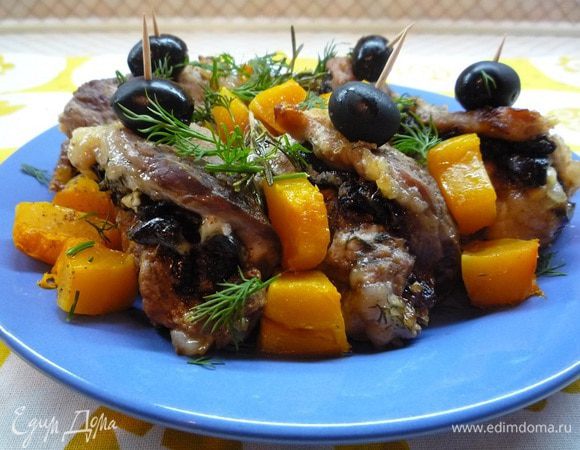 Подавайте рулетики горячими, посыпав зеленью!!! Приятного аппетита!!!