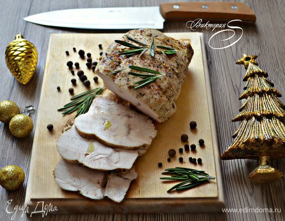 Подавайте блюдо на стол в качестве холодной закуски, украсив веточкой розмарина. Приятного вам аппетита!