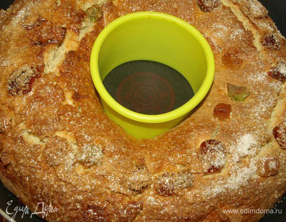 Достаем из духовки готовый крендель. Остужаем.