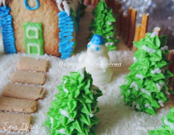 Елочки и снеговик.