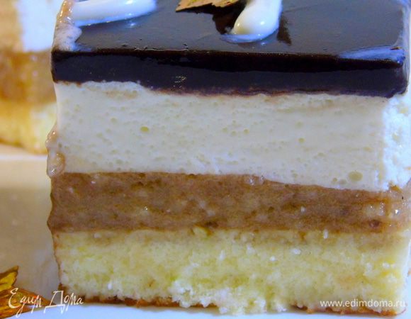 Не судите строго за неровности слоев, я же говорила, что в тортах я не сильна. Радует только, что вкус не пострадал... Так что угощайтесь, и приятного чаепития!