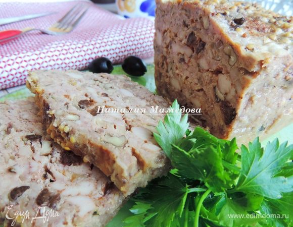 Остывший хлебец достаем из формы и нарезаем на порционные кусочки.
Подаем к столу и дегустируем.
Приятного аппетита!