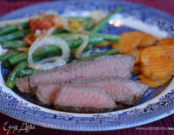 Подаем к столу. Посыпав сверху паприкой и черным перцем. Приятного аппетита!