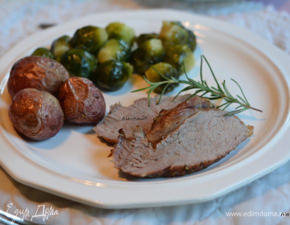 Подаем к столу с горячим гарниром. Приятного аппетита.