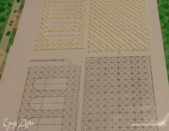 Для рисковых все-таки напишу, как я это делала.
Прежде всего, найти подходящий чертеж, а потом терпеливо нарисовать все контуры. Дать очень хорошо высохнуть (приблизительно ночь).