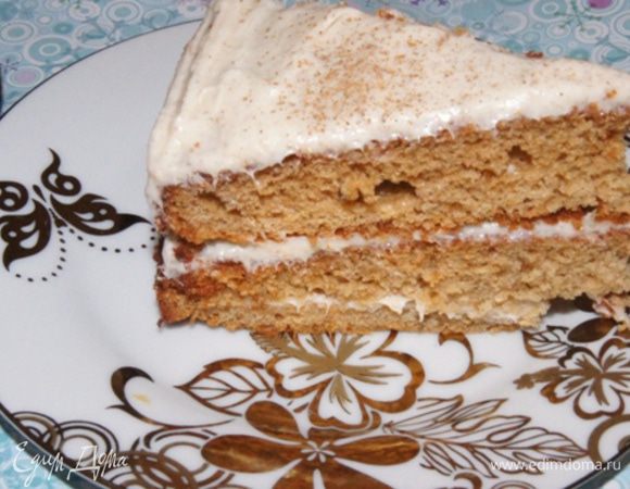 Нам понравился имбирно-коричный вкус торта. Именно этот крем подошел к торту идеально.
Приятного чаепития!