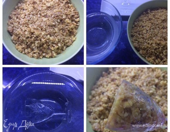 Соединяет сначала крошку печенья с орехом, смешиваем их для равномерного распределения ореха.
Затем добавляем "кремовую" начинку и опять все тщательно перемешиваем.
Масса получается уже липкой и готовой к формированию шишек.

Для формирования шишек используем рюмку. Подготовим миску с водой, в которую будем окунать нашу рюмку.
Окунули рюмку в воду, наполнили ее печеньем, утрамбовали.
 