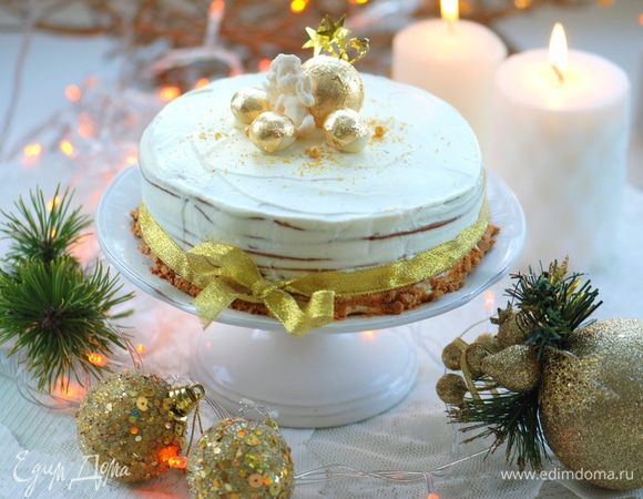 Крем: сливки взбиваем, как только начнут становиться гуще, добавляем сахарную пудру. Взбиваем все в устойчивую пену. Аккуратно соединяем сметану (желательно, жирную) со взбитыми сливками.