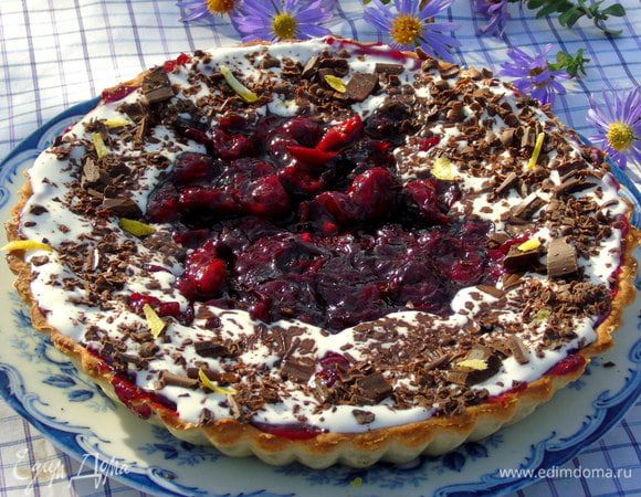 Присыпаем тертым шоколадом и цедрой лайма.