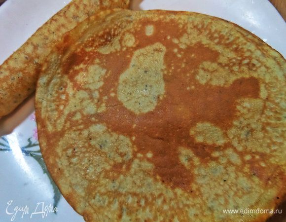 И жарим 4 тонких блинчика.