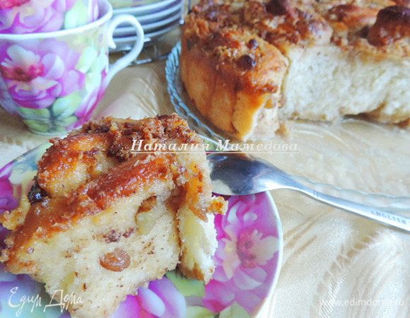 Пирог очень удобно разламывать на порционные булочки-кусочки.