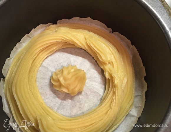 У меня получилось два противня палочек и одно кольцо в духе "Париж-Брест".